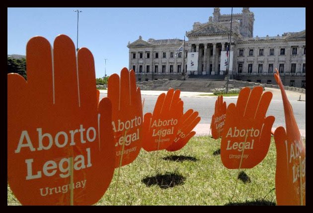 Ley-de-Uruguay-autoriza-el-aborto.