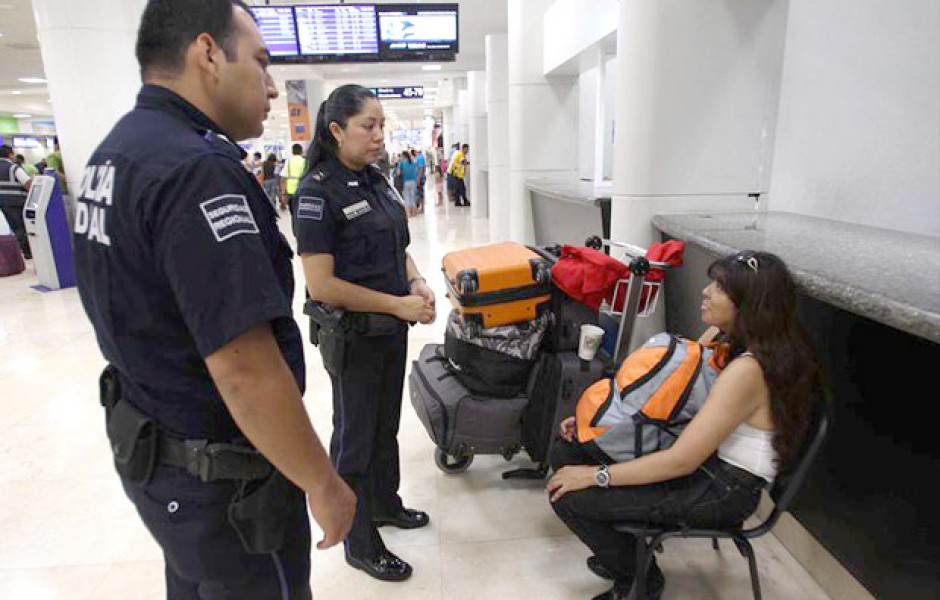 La-mujer-que-vivio-en-aeropuerto-de-Cancun-fue-rescatada